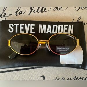 Steve Madden MYSTIE Sunglasses - with Case NEW